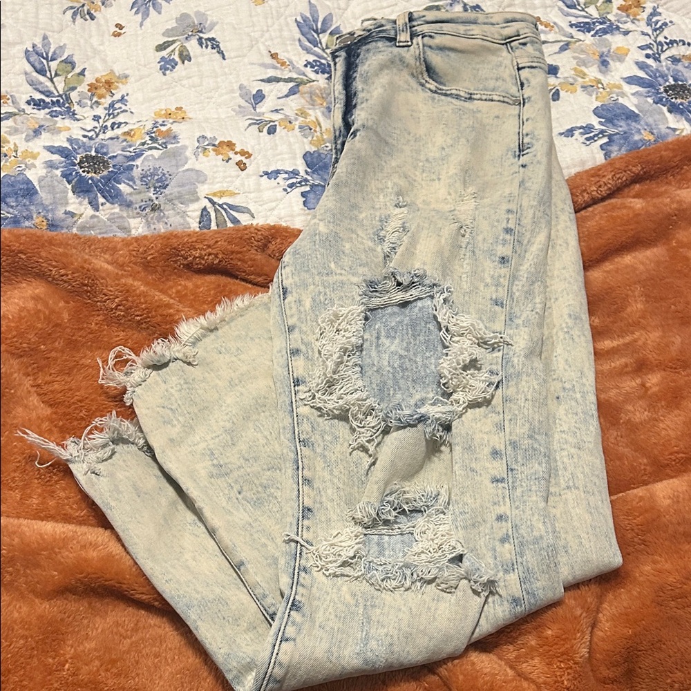 Distressed Light Blue Jeans - Picture 9 of 9